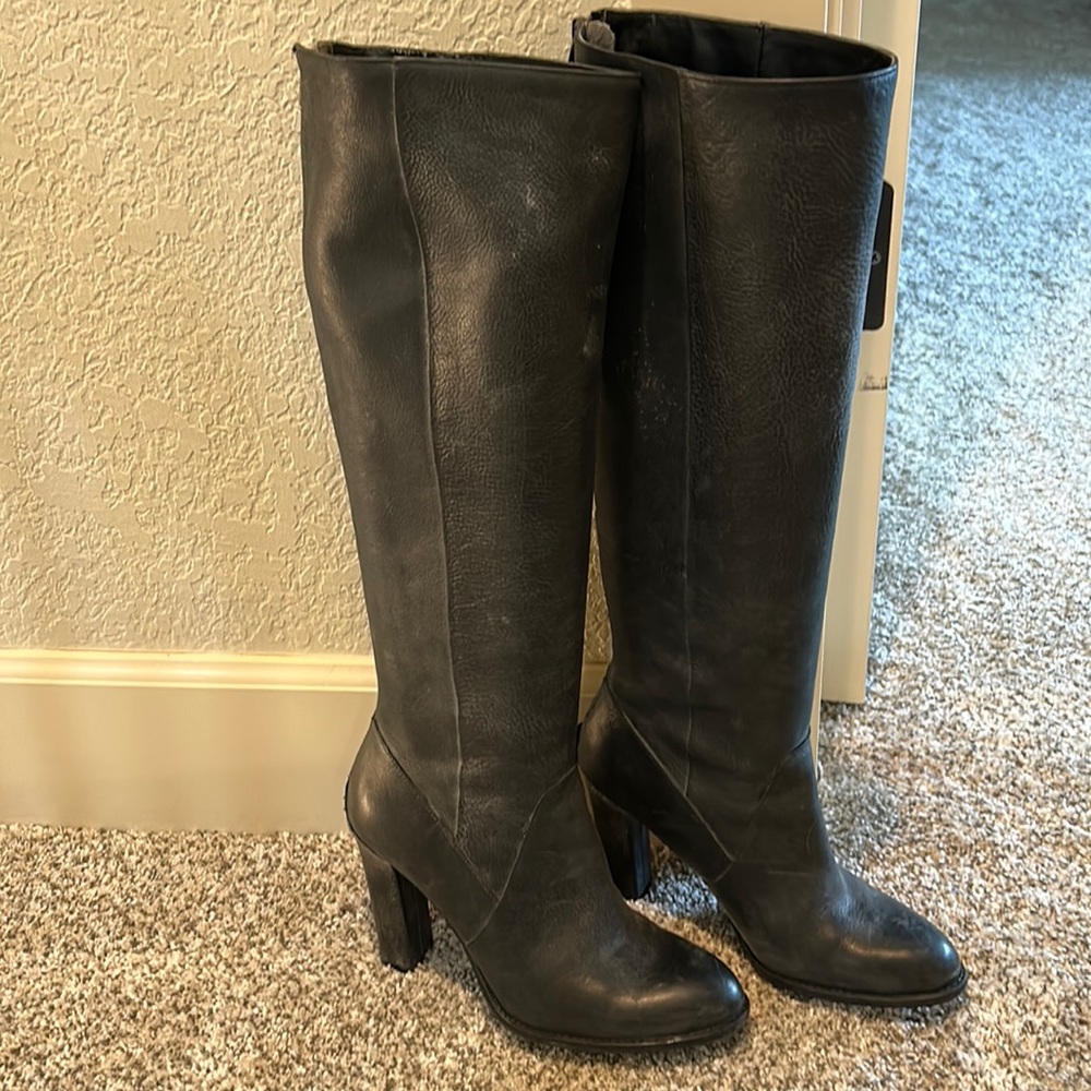 Enzo Angiolini Karissa grey knee high heel boots - zipper in back - sz 6.5